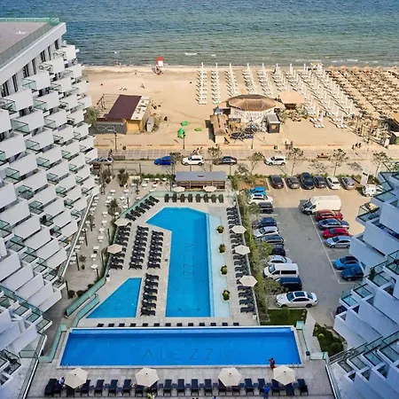 Retro Apartment In Infinity Beach Resort Mamaia Exterior photo